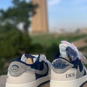 نایک تراویس